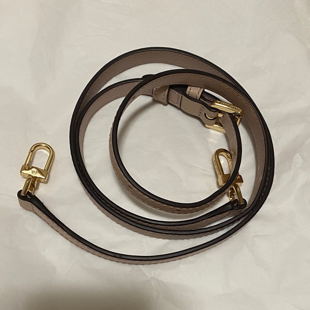 Preowned Michael Kors Ligjtlht Pink/beige Safiano Leather Adjustable Strap